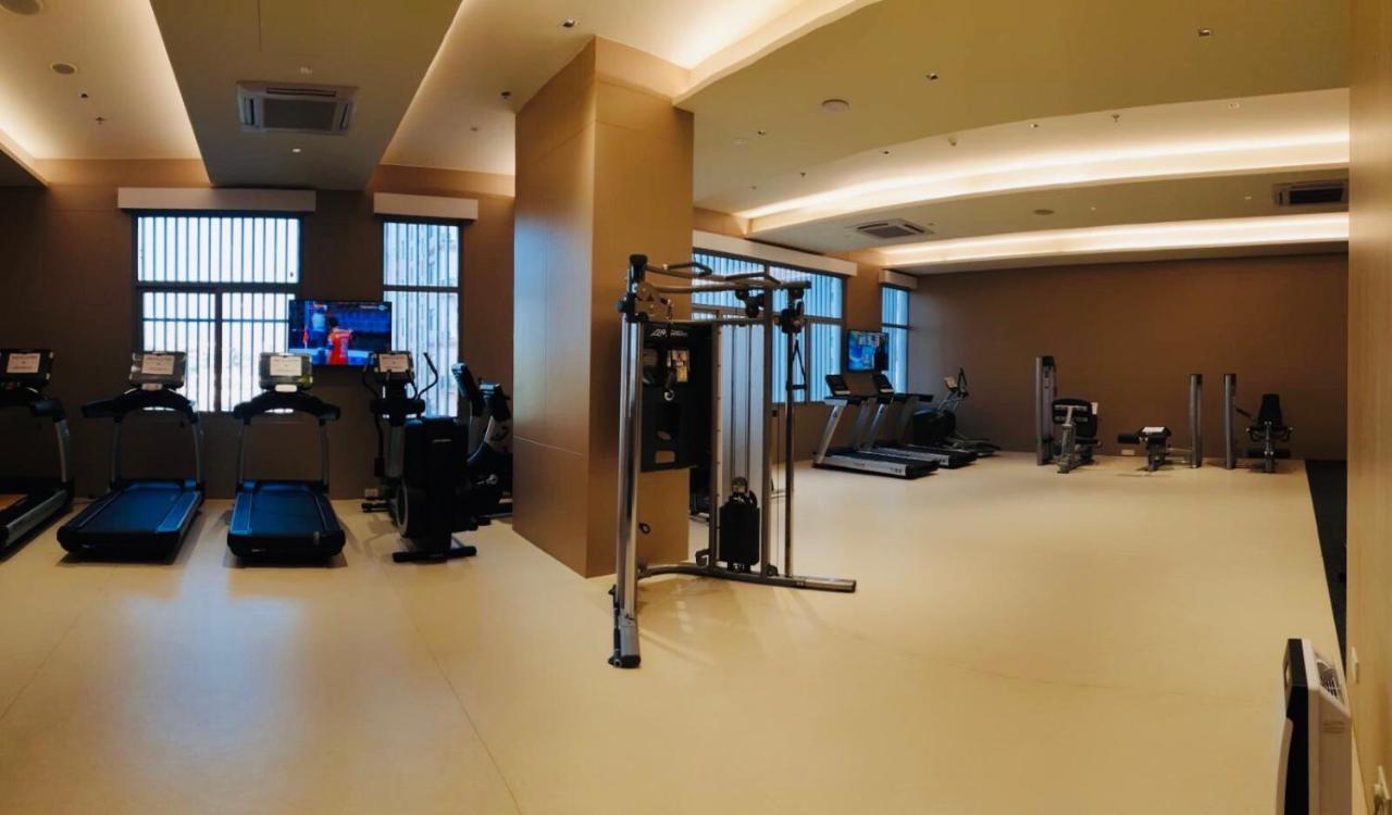 Zealax Hotel & Residence Янгон Экстерьер фото
