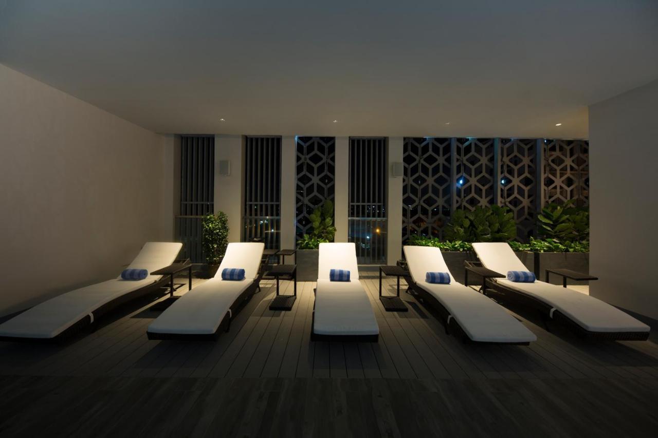 Zealax Hotel & Residence Янгон Экстерьер фото