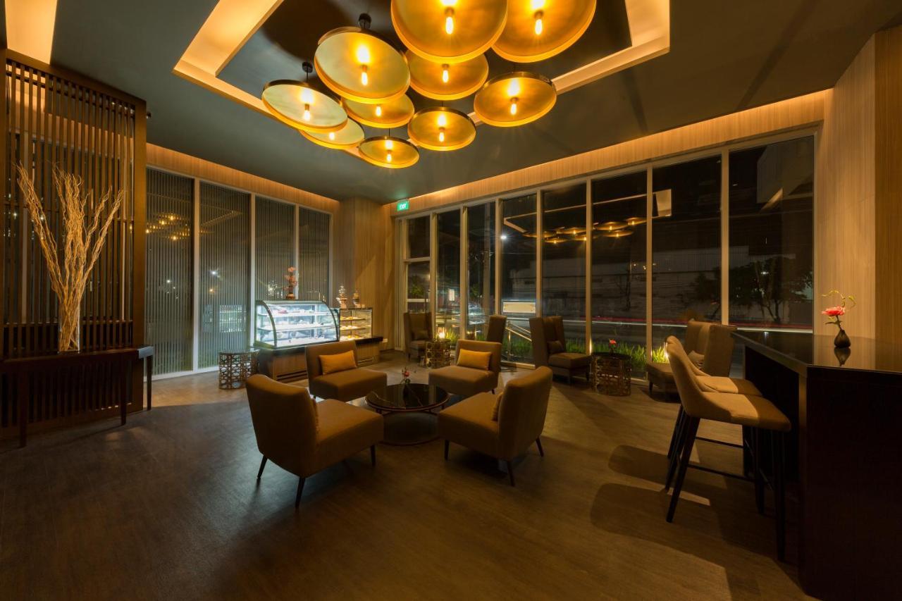 Zealax Hotel & Residence Янгон Экстерьер фото