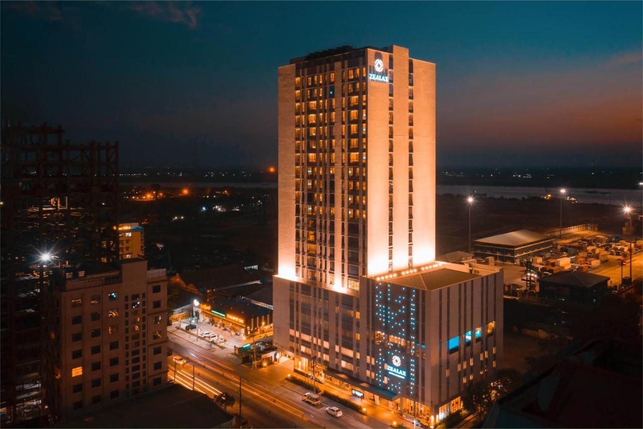 Zealax Hotel & Residence Янгон Экстерьер фото