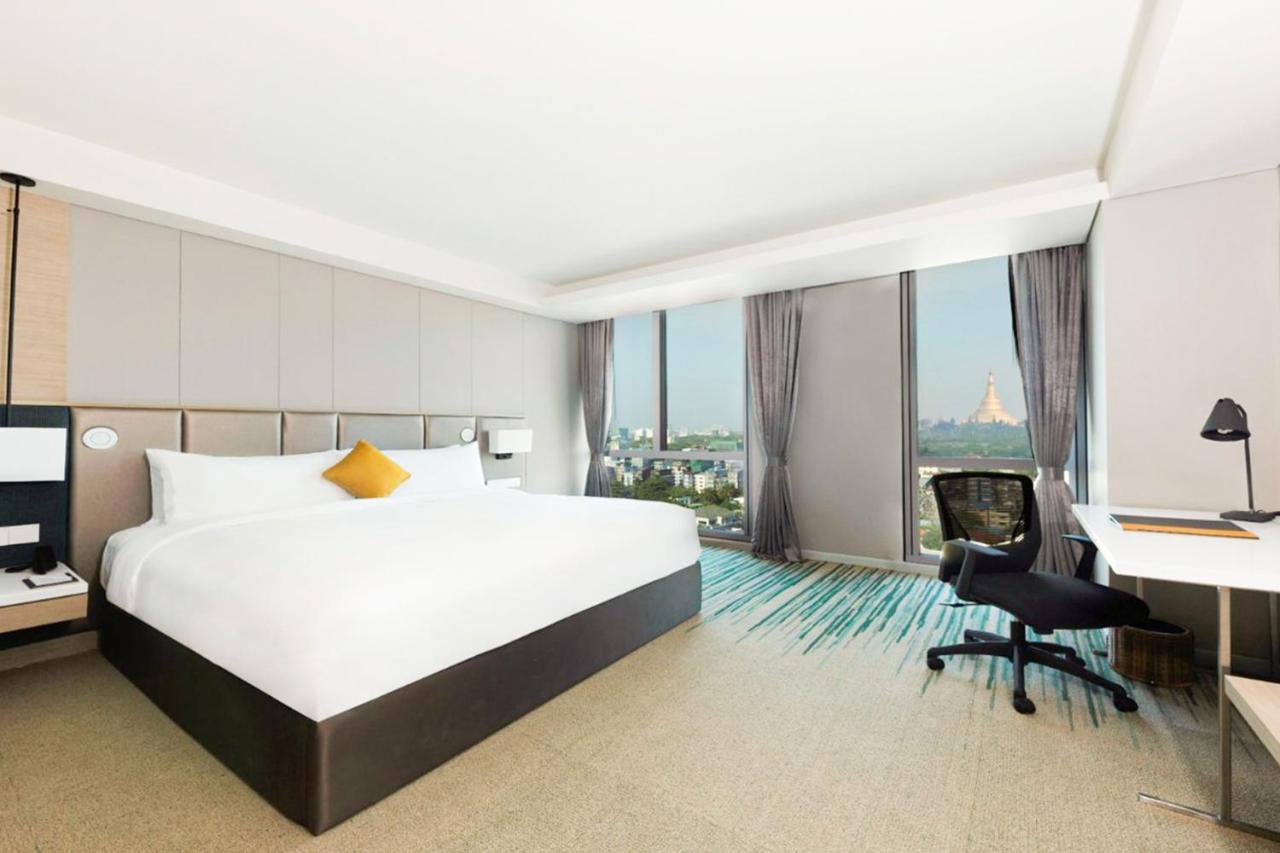 Zealax Hotel & Residence Янгон Экстерьер фото