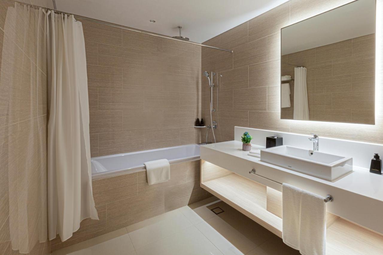 Zealax Hotel & Residence Янгон Экстерьер фото